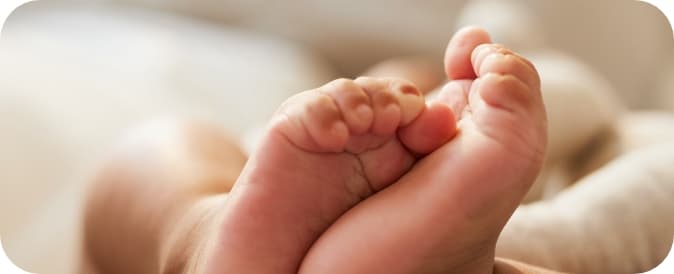 The feet of a baby who could have a metabolic disorder